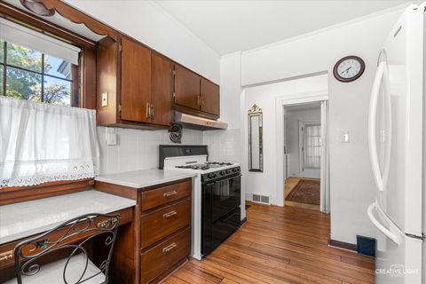 Tiny photo for 203 S Calumet Avenue, Aurora, IL 60506 (MLS # 12503966)