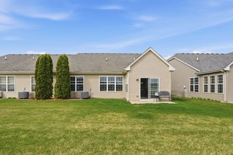 Tiny photo for 561 Autumn Circle, Pingree Grove, IL 60140 (MLS # 12598862)