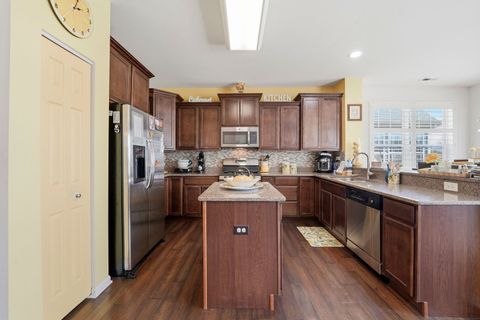 Tiny photo for 561 Autumn Circle, Pingree Grove, IL 60140 (MLS # 12598862)