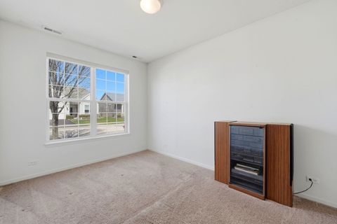 Tiny photo for 561 Autumn Circle, Pingree Grove, IL 60140 (MLS # 12598862)