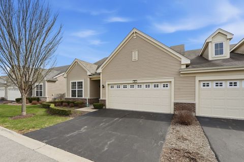 Photo of 561 Autumn Circle, Pingree Grove, IL 60140 (MLS # 12598862)