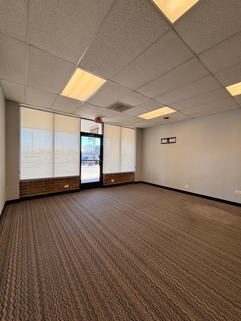 1832 S ARLINGTON HEIGHTS Road
