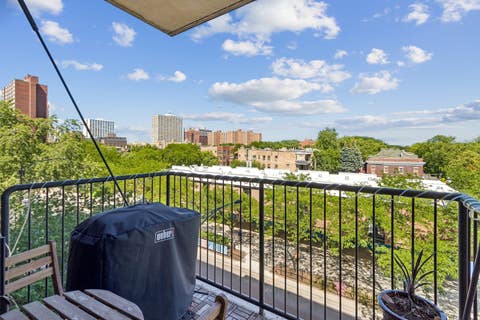Tiny photo for 4848 N SHERIDAN Road #407, Chicago, IL 60640 (MLS # 12710041)