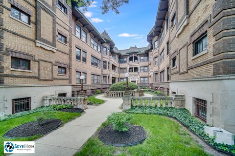 Photo of 945 E Hyde Park Boulevard #2, Chicago, IL 60615 (MLS # 12616683)