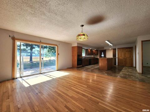 Tiny photo for 10107 Sugar Creek Road, Benton, IL 62812 (MLS # EB458873)