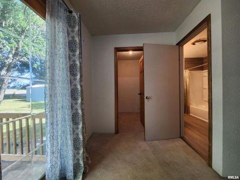 Tiny photo for 10107 Sugar Creek Road, Benton, IL 62812 (MLS # EB458873)