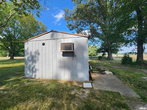Tiny photo for 10107 Sugar Creek Road, Benton, IL 62812 (MLS # EB458873)