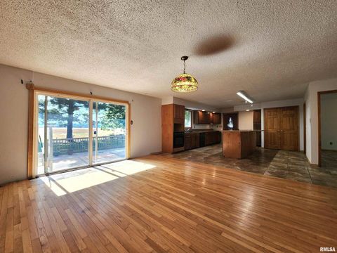 Tiny photo for 10107 Sugar Creek Road, Benton, IL 62812 (MLS # EB458873)