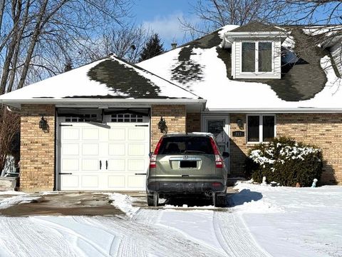 Tiny photo for 217 Huntington Court, Shorewood, IL 60404 (MLS # 12554629)