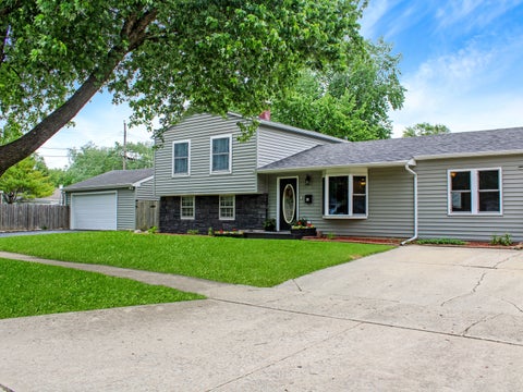 Tiny photo for 200 Inwood Drive, Joliet, IL 60435 (MLS # 12655573)