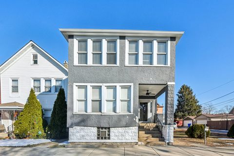 9739 S Escanaba Avenue Chicago IL 60617