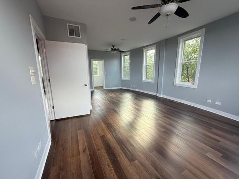 Tiny photo for 2864 N Riverwalk Drive, Chicago, IL 60618 (MLS # 12463703)