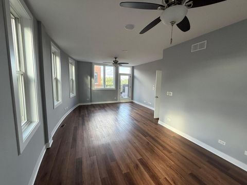 Tiny photo for 2864 N Riverwalk Drive, Chicago, IL 60618 (MLS # 12463703)