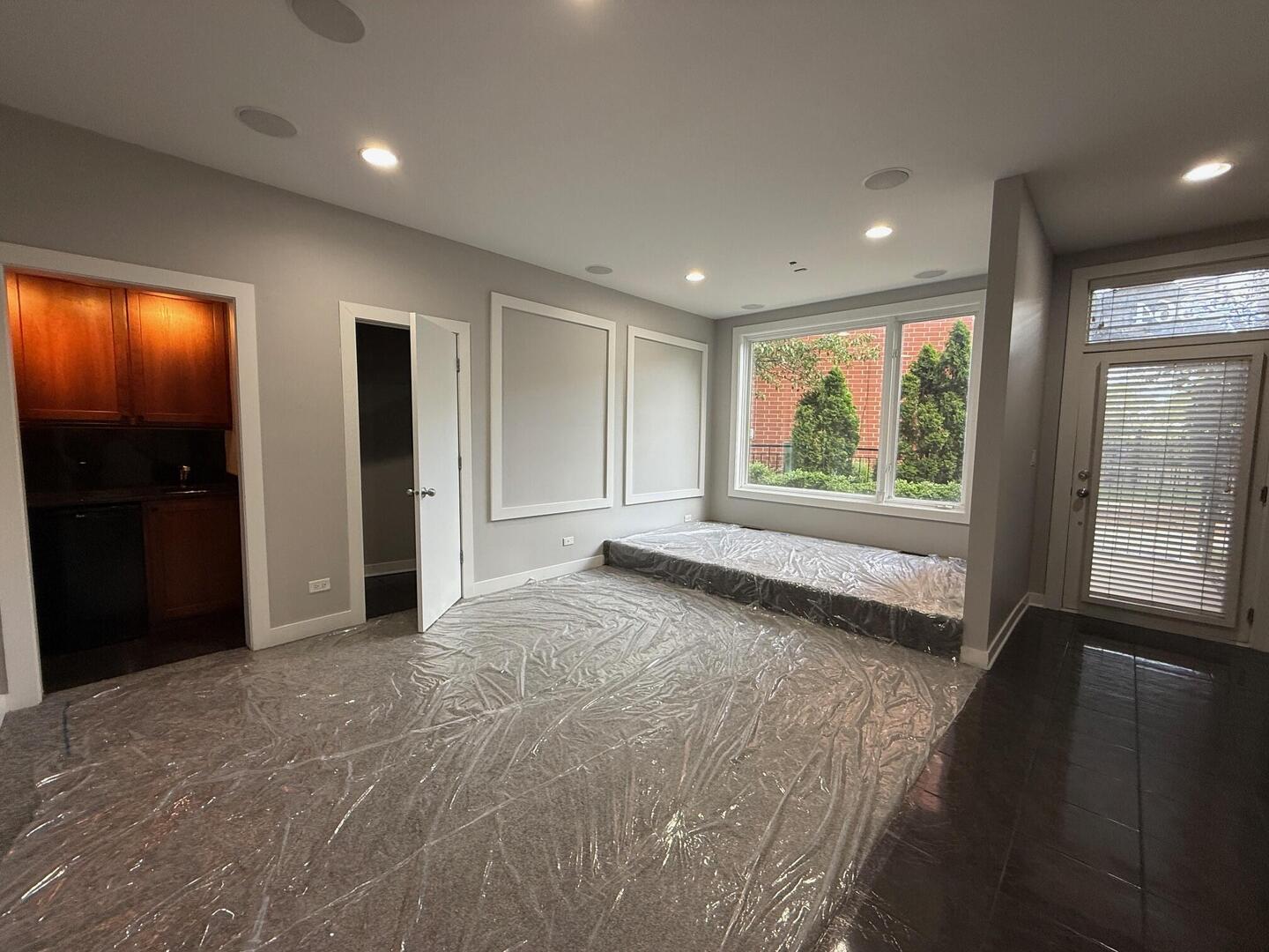 2864 N Riverwalk Drive