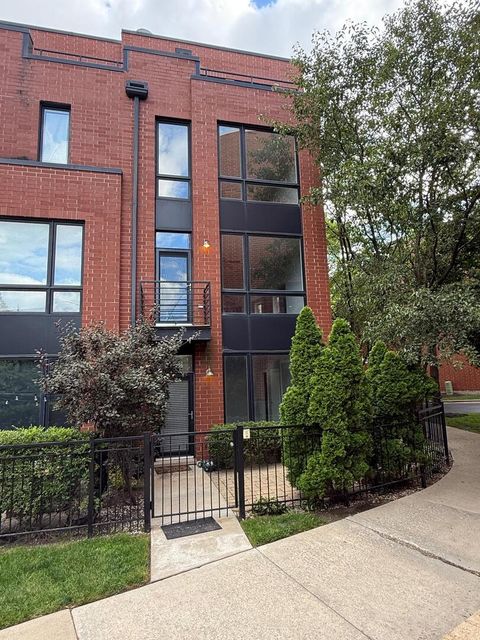 Photo of 2864 N Riverwalk Drive, Chicago, IL 60618 (MLS # 12463703)
