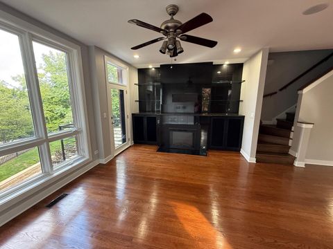 Tiny photo for 2864 N Riverwalk Drive, Chicago, IL 60618 (MLS # 12463703)