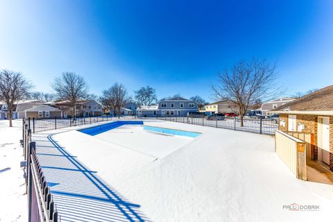 Tiny photo for 233 Winfield Court #233, Vernon Hills, IL 60061 (MLS # 12563311)