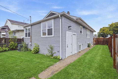 Tiny photo for 2602 Glos Avenue, Bellwood, IL 60104 (MLS # 12773937)
