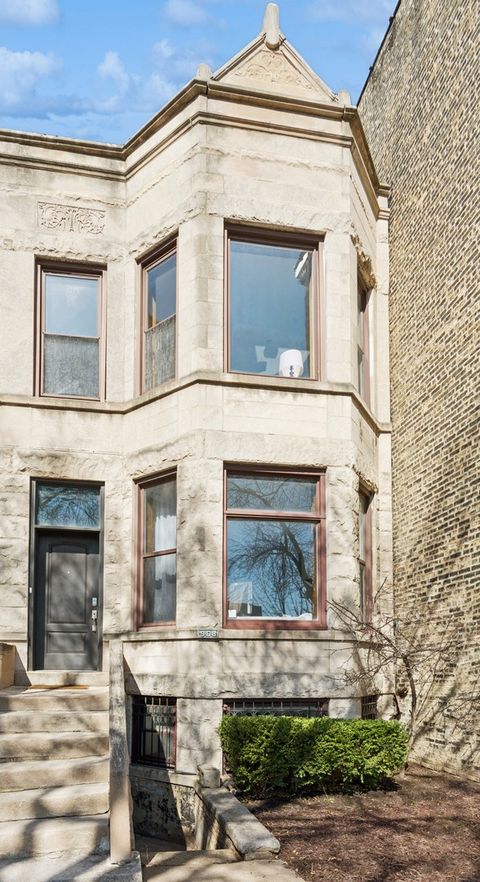 Photo of 968 W Cuyler Avenue, Chicago, IL 60613 (MLS # 12652181)