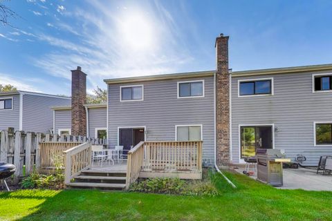 Tiny photo for 452 Hickory Drive, Wheeling, IL 60090 (MLS # 12490476)