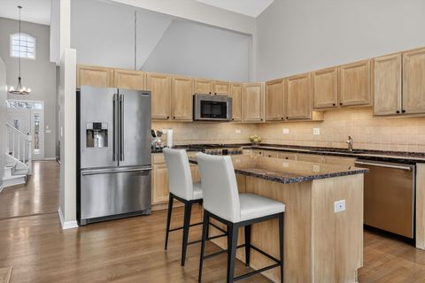 Tiny photo for 4937 COMMONWEALTH Avenue, Western Springs, IL 60558 (MLS # 12577622)