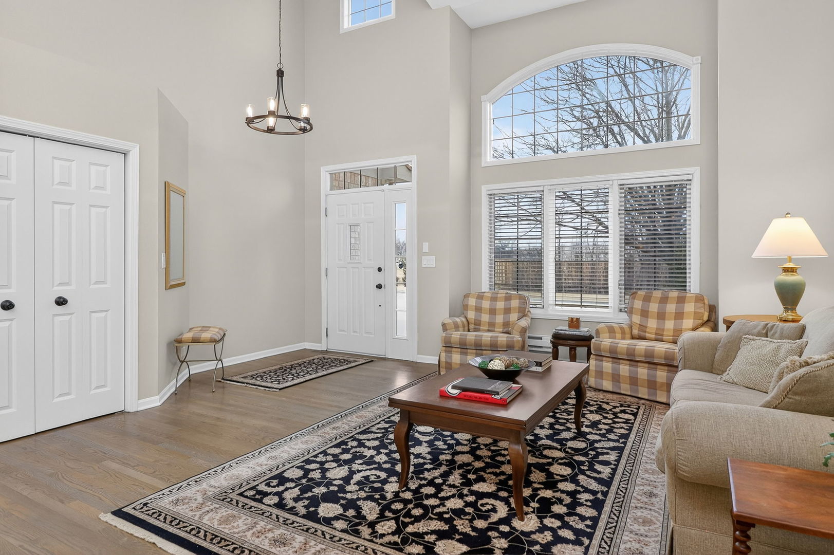 4937 COMMONWEALTH Avenue