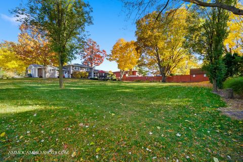 Tiny photo for 817 Woodland Hills Road, Batavia, IL 60510 (MLS # 12505707)