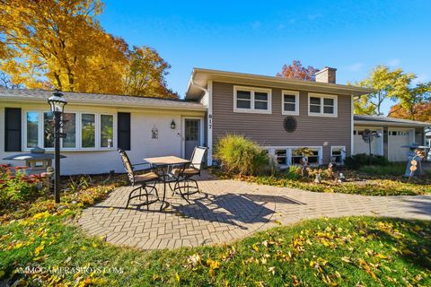 Tiny photo for 817 Woodland Hills Road, Batavia, IL 60510 (MLS # 12505707)