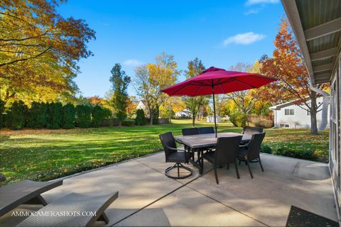 Tiny photo for 817 Woodland Hills Road, Batavia, IL 60510 (MLS # 12505707)