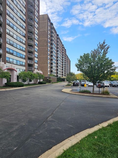 5441 N East River Road 106 Chicago IL 60656