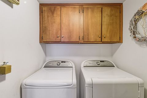 Tiny photo for 44 Park Lane #223, Park Ridge, IL 60068 (MLS # 12499421)