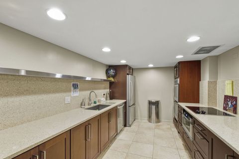 Tiny photo for 44 Park Lane #223, Park Ridge, IL 60068 (MLS # 12499421)