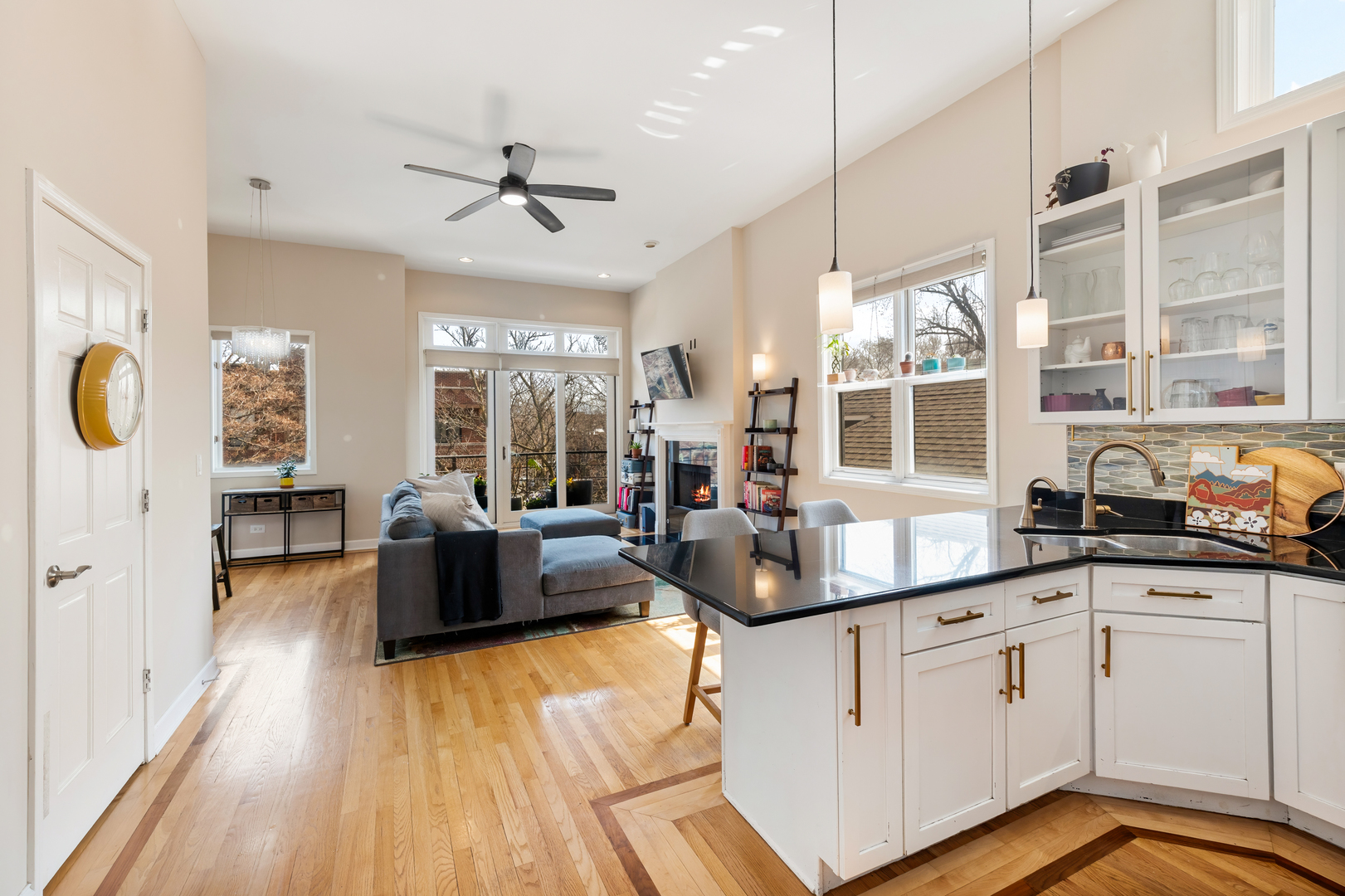 832 N Washtenaw Avenue 3