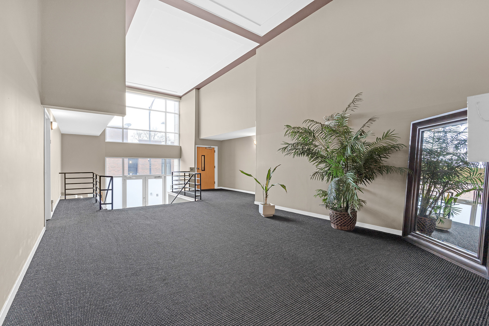 3611 W MONTROSE Avenue 407