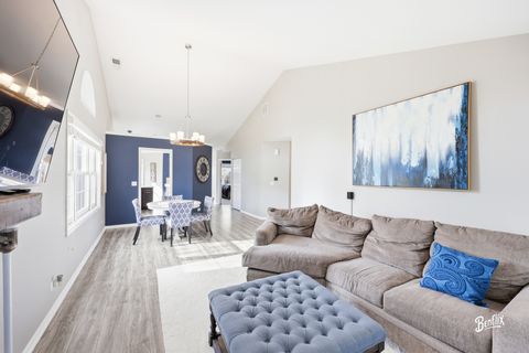 Tiny photo for 3276 N Carriage Way Court #D, Arlington Heights, IL 60004 (MLS # 12622365)