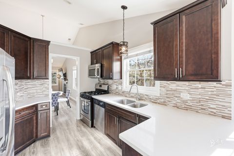 Tiny photo for 3276 N Carriage Way Court #D, Arlington Heights, IL 60004 (MLS # 12622365)