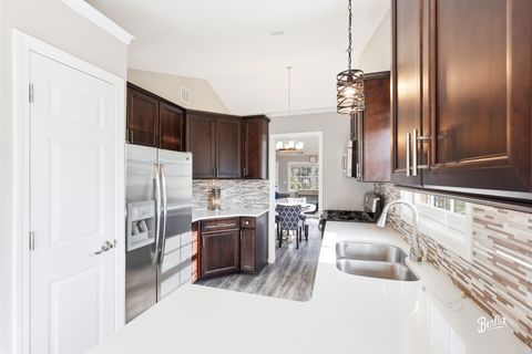 Tiny photo for 3276 N Carriage Way Court #D, Arlington Heights, IL 60004 (MLS # 12622365)