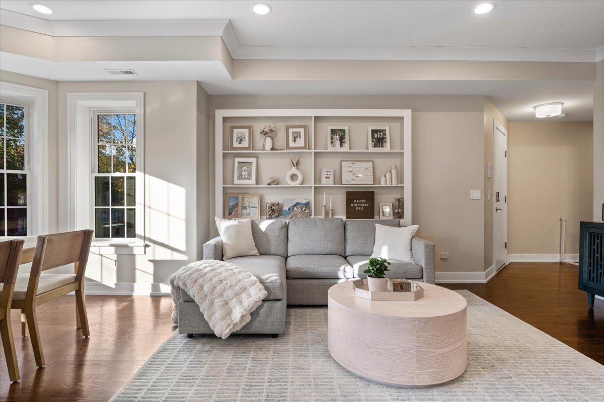 5117 N Winchester Avenue 2S