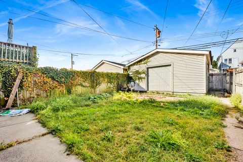 Tiny photo for 3748 N Sacramento Avenue, Chicago, IL 60618 (MLS # 12502976)