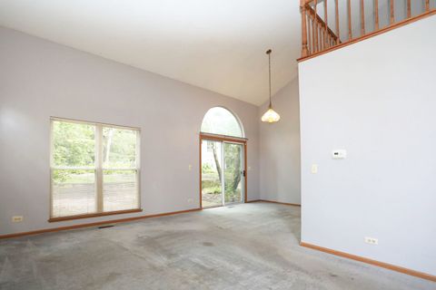 Tiny photo for 704 Shady Oaks Court, Elgin, IL 60120 (MLS # 12694059)