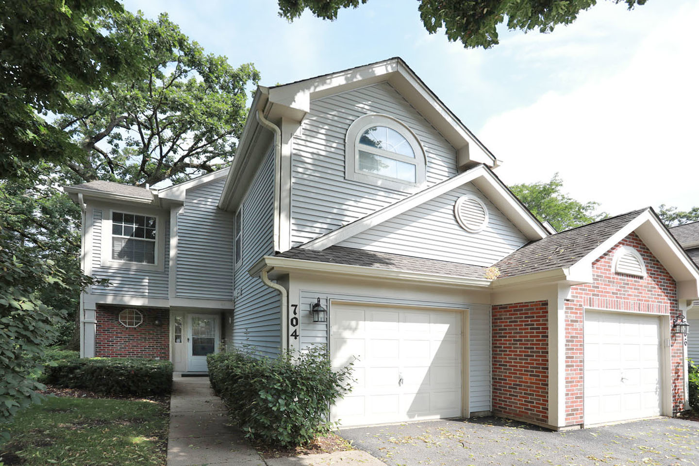 704 Shady Oaks Court