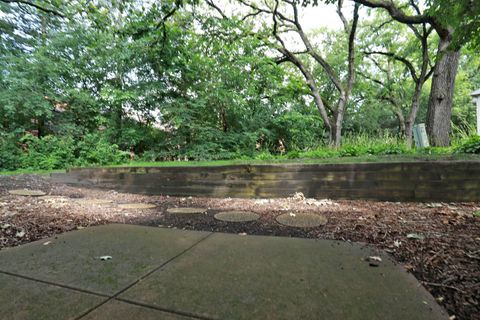 Tiny photo for 704 Shady Oaks Court, Elgin, IL 60120 (MLS # 12694059)