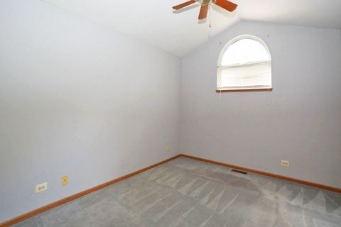 Tiny photo for 704 Shady Oaks Court, Elgin, IL 60120 (MLS # 12694059)