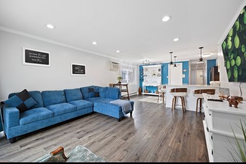 Tiny photo for 6632 W 64th Place #3WEST, Chicago, IL 60629 (MLS # 12492175)