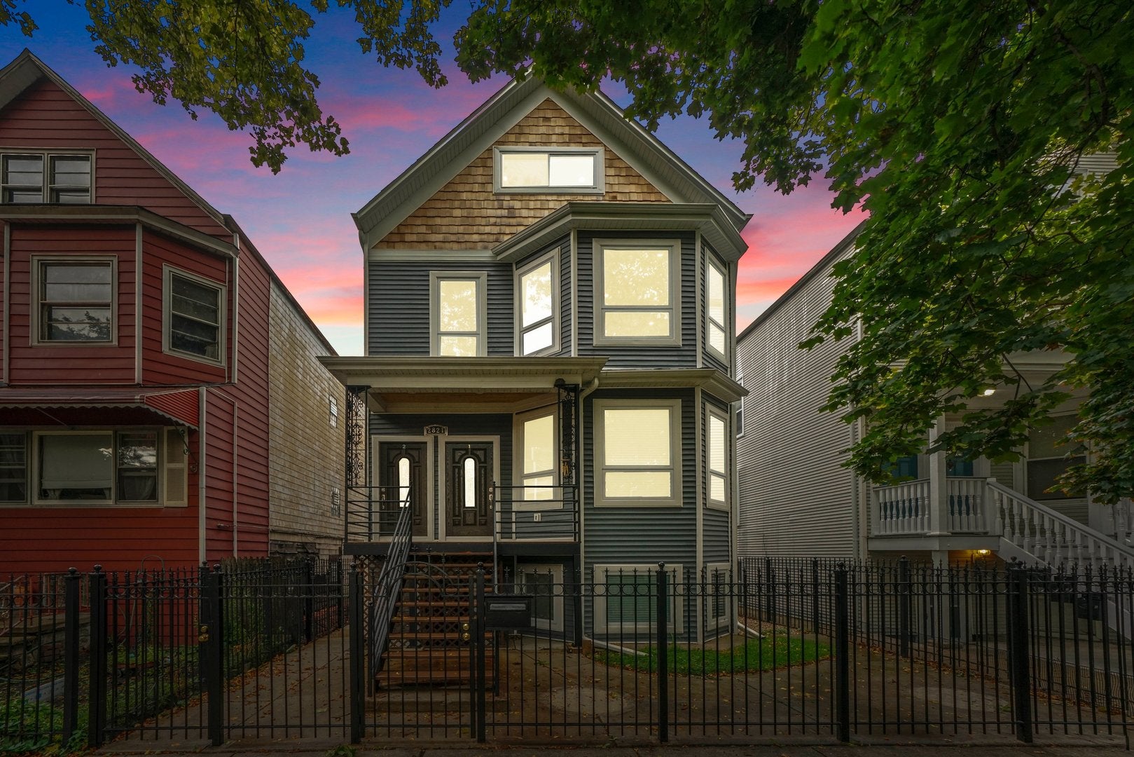 2821 N Springfield Avenue