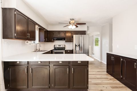 Tiny photo for 5421 FRIENDSWOOD Court, Rockford, IL 61114 (MLS # 12492931)