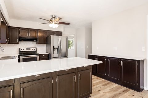 Tiny photo for 5421 FRIENDSWOOD Court, Rockford, IL 61114 (MLS # 12492931)