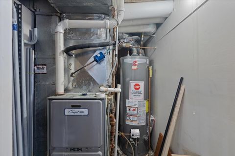 Tiny photo for 8225 S MANISTEE Avenue, Chicago, IL 60617 (MLS # 12510821)