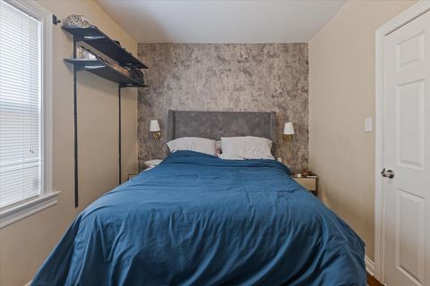 Tiny photo for 8225 S MANISTEE Avenue, Chicago, IL 60617 (MLS # 12510821)