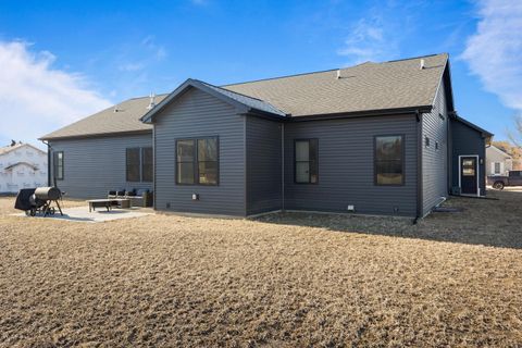 Tiny photo for 606 N Beacon Hill Circle, Urbana, IL 61802 (MLS # 12572775)